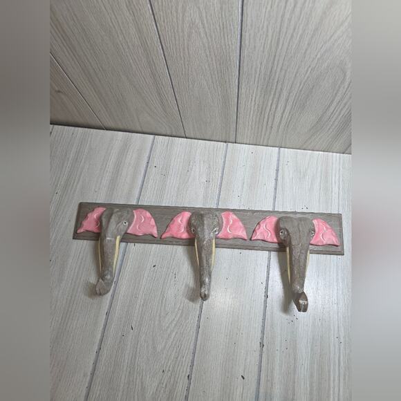Vtg Pier 1 Carved Wooded Elephant Wall Hook Coat/Hat Rack Nursery Kids Room - Picture 2 of 6